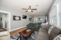 The Bensyn House, Near WTAMU & Town Square Hotels in Canyon