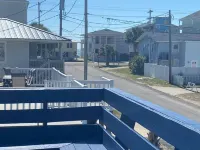 Meander on Up - 2nd floor beach house! steps to the beach