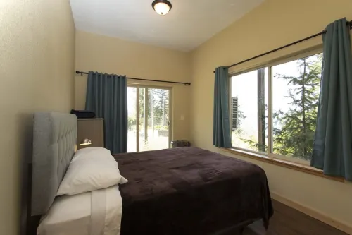 Carlin Bay Retreat on Lake Coeur d'Alene - Eagle Watch this Winter!