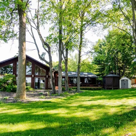 Luxurious Lake McKenzie Cabin Getaway ~ Recently Remodeled! EV Charger on Site