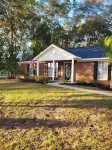 Charming 3-bedroom house in lovely Foley just 7 miles to the beach.