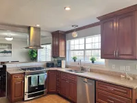 Magic Oasis, Pool, Pavilion on large lot, Fantastic View, Sleep 16