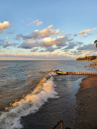 LakePointe Shores #9 Tranquil 3 bedroom cottage, enchanting Madison on the Lake