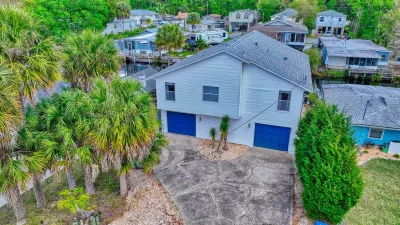 Blue Mermaid House in Weeki Wachee