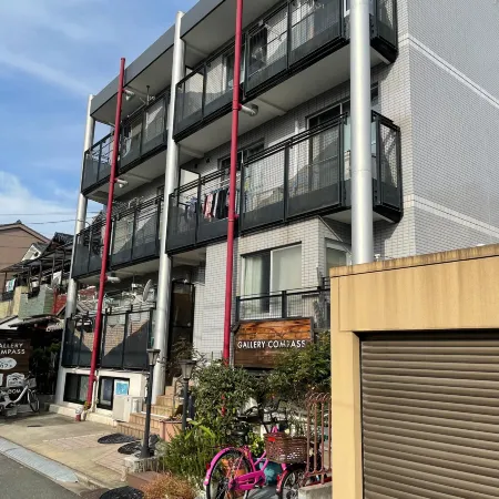 Gallery Compass- Art Apartments Osaka with Breakfast Free Parking