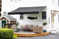 The Farmhouse Downtown Mystic~Walk to Seaport, Shops and Restaurants