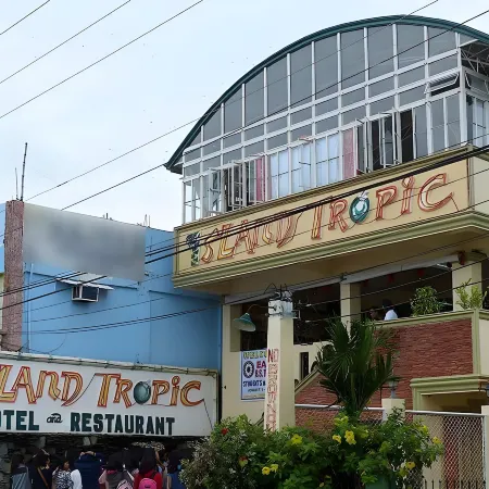 Island Tropic Hotel and Restaurant