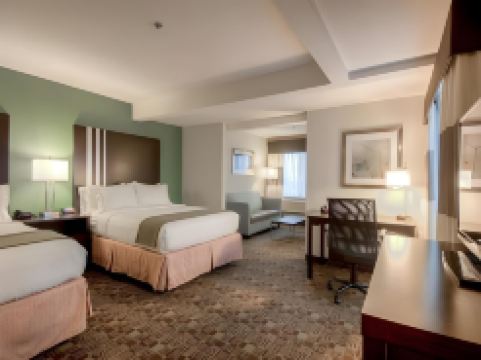 Holiday Inn Express & Suites CARLSBAD BEACH by IHG