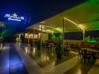 Monarch Guestline Magarpatta โรงแรมใกล้อมโนรา มอลล์