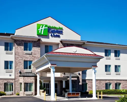 Holiday Inn Express & Suites CLINTON by IHG Hotels in Custer County
