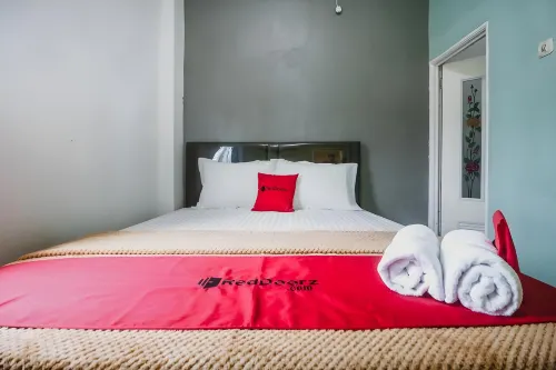 RedDoorz Near Politeknik Manado Hotel di Mapanget