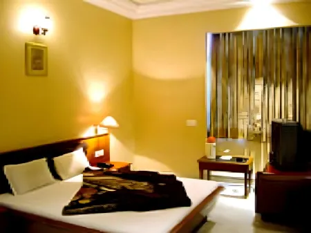 Hotel Ambaji International Отели в г. Дхекал