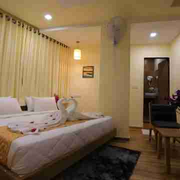 The Grand Raveta Rooms