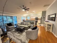 TikiTiki Lake Sumter, private pool, hot tub, game room, outdoor kitchen&tiki bar