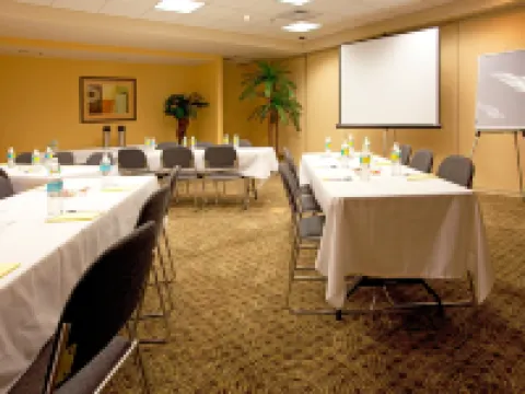 Holiday Inn Express & Suites CHAFFEE-JACKSONVILLE WEST by IHG โรงแรมในแจ็กสันวิลล์