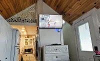 R & R's Modern Retreat
