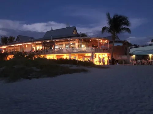 Contemporary Remodeled, minutes from beach!