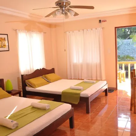 Slam's Garden Dive Resort