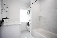 Fully Renovated 3 Bedroom 2 Bath  Apartment 1.5 Blocks from the Beach