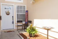 Cheerful three bedroom home with Heated Pool in Kissimmee, Florida