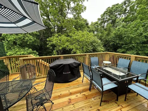 Spacious, Private, Cozy and Close to Downtown Rogers, AR  & Trails