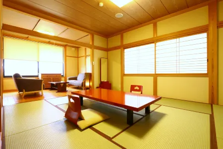 Kaminomiya Onsen Kawaratei Отели в г. Мёко