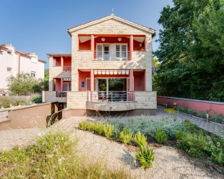 Morski dragulj Hotels in Srima