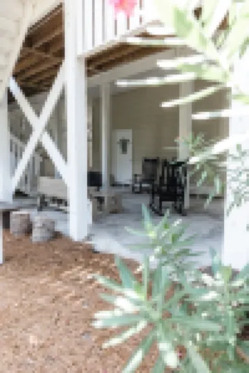 Exceptional 4 Bedroom Coastal Cottage with Heated Pool Access, Walk to the Beach