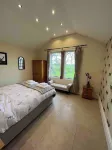 Picturesque Cottage Retreat : Countryside to Coast.