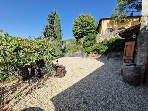 Il Frantoio - Tuscan Loft between Nature and Relaxation, Private Garden & BBQ Hotels in Reggello