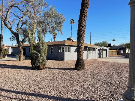 Spacious 4-bedroom house in the historical district of downtown Phoenix Отели рядом с достопримечательностью «Аризона Стейт Юниверсити Даунтаун Финикс Кампус»