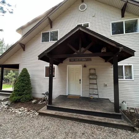 Remote Lake Roosevelt waterfront home