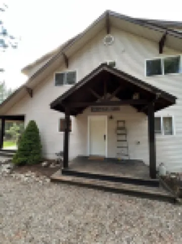 Remote Lake Roosevelt waterfront home