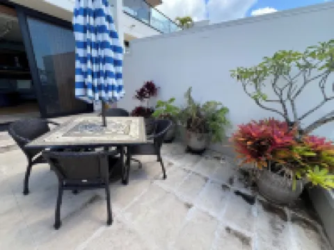 Puu Poa - Magnificent Oceanfront Condo