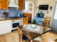 House with jacuzzi 200m from the beach pets welcome