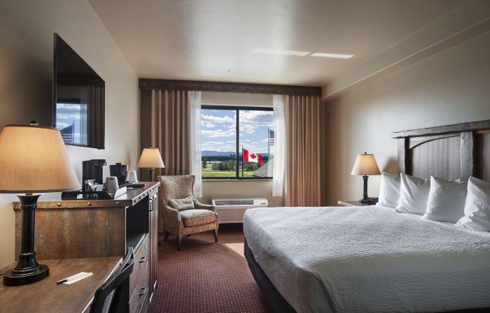 Glacier International Lodge