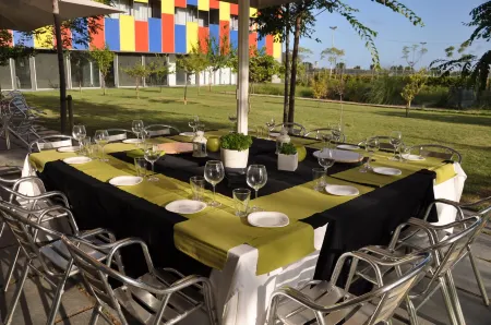 Centre Esplai Albergue Отели в г. El Prat de Llobregat