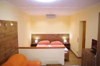 Aranyhal Apartman Hotels in Heviz