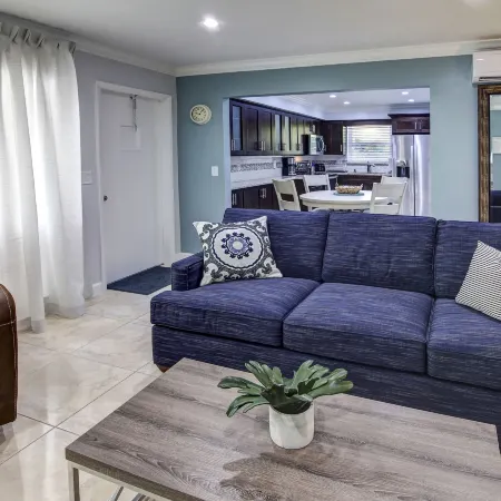 May-Dee Suites in Florida