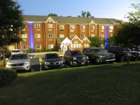 Microtel Inn & Suites by Wyndham Stockbridge/Atlanta I-75 - parking