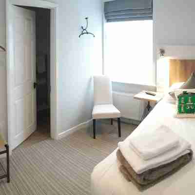 Cotswold Aparthotel Rooms