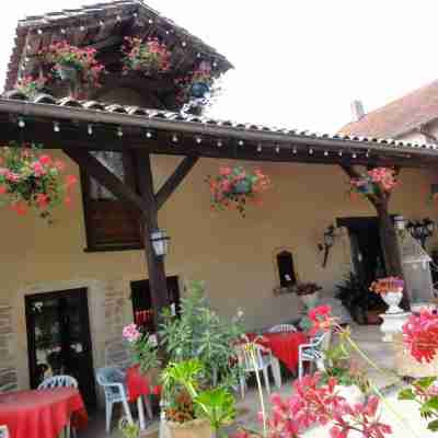 Hostellerie La Sarrasine - Mâcon Hotel Exterior