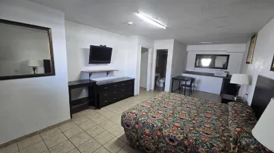 Super 7 Inn By OYO San Antonio NW Medical Center