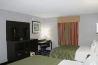 Quality Inn & Suites Bedford West Hotels in Bedford