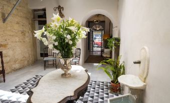 Casa Portus Gaditanus s XVIII Patio Andaluz