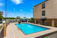 Comfort Suites Monroe - Pools