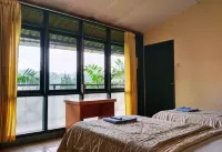 Hotel Grand Astoeti Hotel dekat Desa Cahaya Sirnajaya