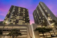22nd Floor Condo with Stunning Ocean Views and Free Parking! by Koko Resort Vacation Rentals
