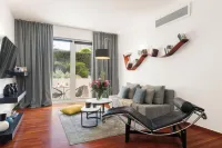 Serena Calm Pool House