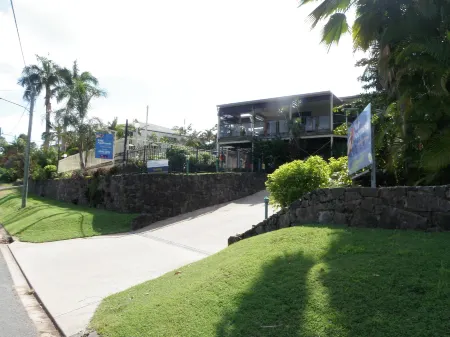 Airlie Apartments Отели в г. Эрли-Бич